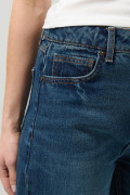 Jean 90´S azul oscuro bota recta con bolsillos y tiro alto