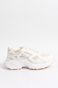 Tenis de plataforma blancos con paneles en malla