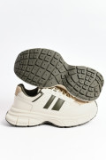 Tenis de plataforma cremas con contrastes y perforaciones