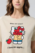 Camiseta kaki clara manga corta con arte de Hello Kitty