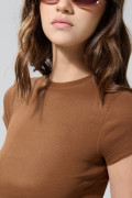 Camiseta acanalada manga corta unicolor ajustada