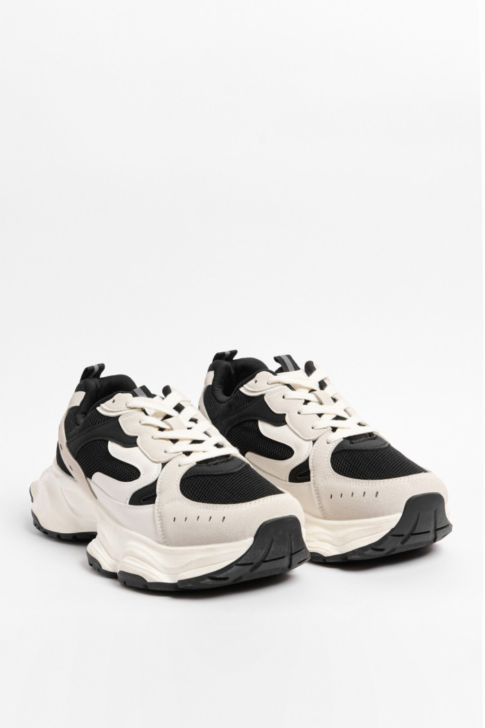 Tenis de plataforma unicolores con contrastes y suela gruesa