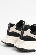 Tenis de plataforma unicolores con contrastes y suela gruesa