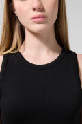 Camiseta unicolor crop top en tela acanalada con manga sisa