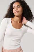 Camiseta acanalada unicolor con manga larga y escote en U