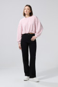 Buzo cuello redondo rosado oversize con diseño animal print