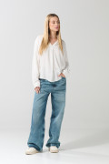 Blusa unicolor con manga 3/4 y cuello camisero