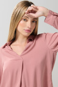 Blusa unicolor con manga 3/4 y cuello camisero