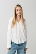 Blusa unicolor con manga 3/4 y cuello camisero