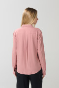 Blusa unicolor con manga 3/4 y cuello camisero