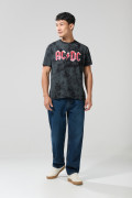 Camiseta negra tie dye manga corta con arte de AC/DC
