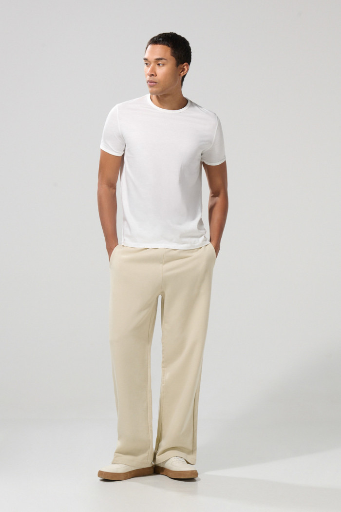 Pantalón jogger bota recta unicolor con cintura elástica