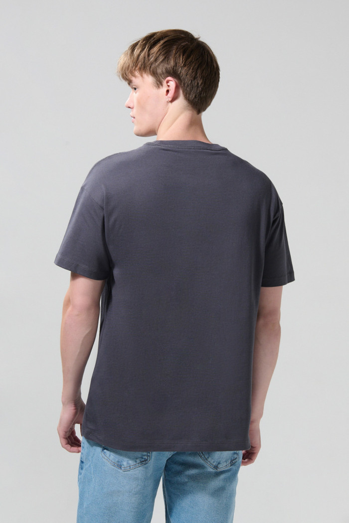 Camiseta manga corta unicolor para hombre.