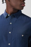 Camisa cuello sport collar unicolor en algodón con botones