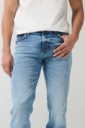 Jean slim tiro bajo azul ajustado con bolsillos