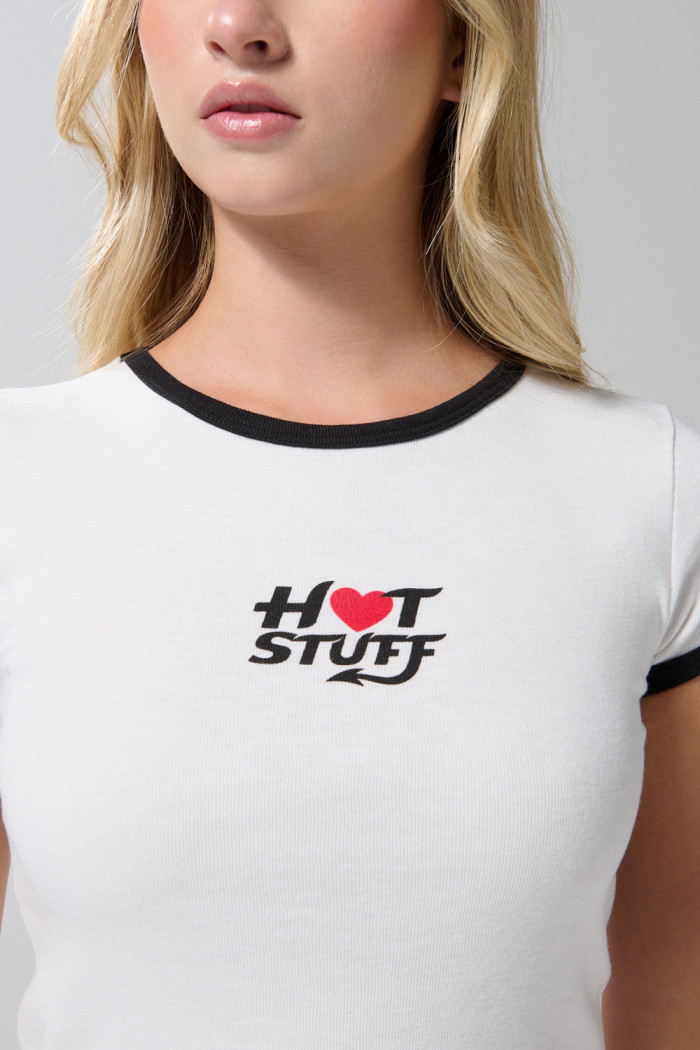 Camiseta crema de Hot Stuff manga corta con contrastes
