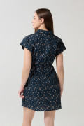 Vestido azul oscuro corto estampado con hombro rodado