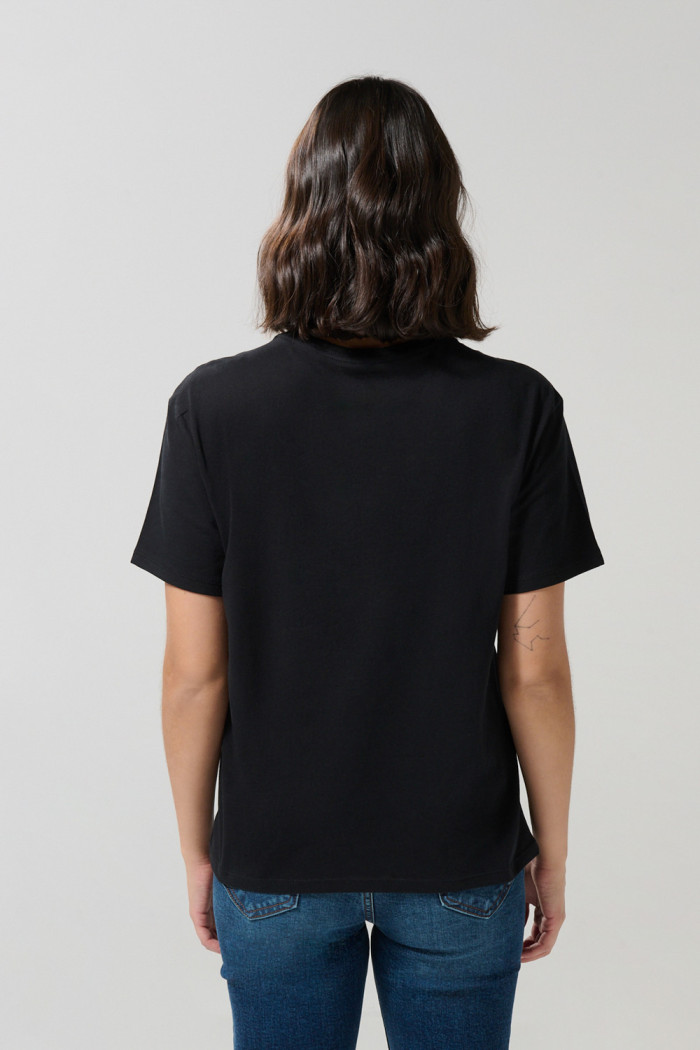 Camiseta negra de Looney Tunes con manga corta