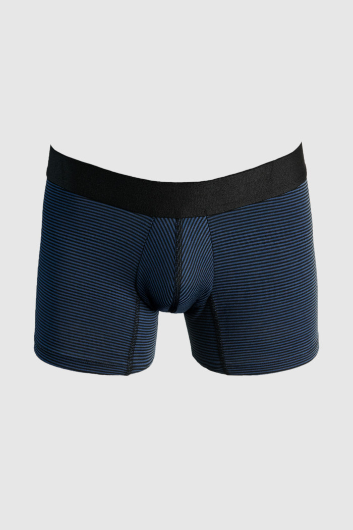 Bóxer azul oscuro trunk-corto con diseños de rayas