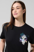 Camiseta crop top negra con arte de Princesas