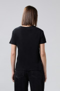 Camiseta negra cuello redondo con arte de La Sirenita