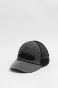 Cachucha trucker negra con arte college en 3D
