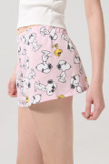 Short tiro medio rosado con estampados de Snoopy