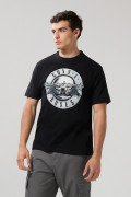 Camiseta negra manga corta con arte de Guns N’ Roses