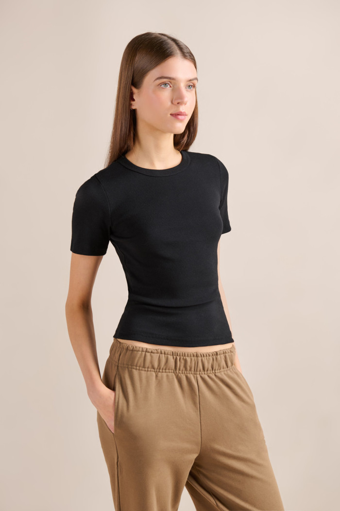 Camiseta manga ranglan corta unicolor con texturas de canal