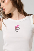 Camiseta acanalada manga sisa crema con arte de My Melody