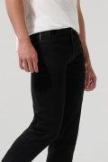 Jean ceñido skinny negro con cremallera y tiro bajo