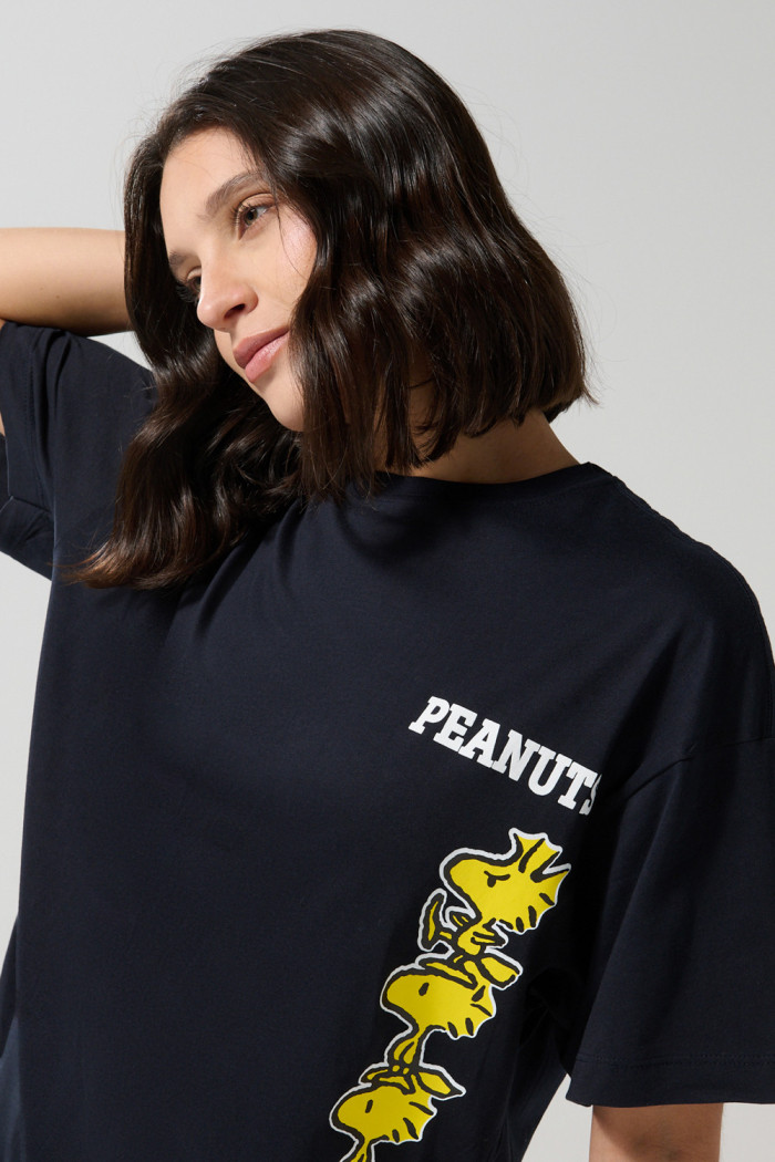 Camiseta oversize de Snoopy azul intensa manga corta