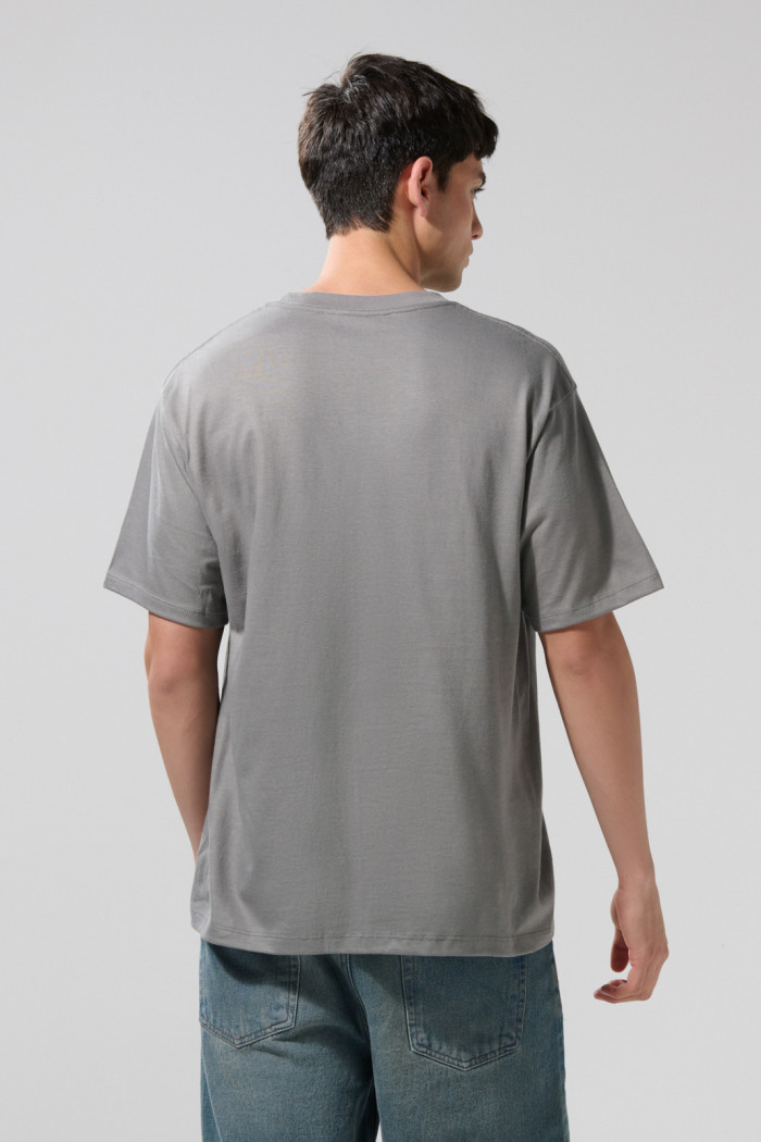 Camiseta gris intensa manga corta de Squid Game
