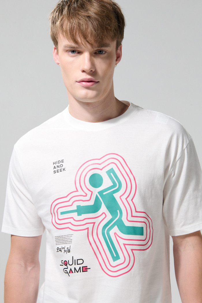 Camiseta de Squid Game crema clara con cuello redondo