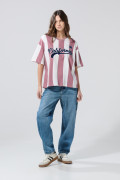 Camiseta cuello V crema clara oversize college a rayas