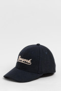 Gorra azul con bordado de "New York"