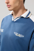 Buzo azul oscuro cuello polo oversize con diseño college
