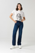 Camiseta crema clara crop top con diseño de Moana