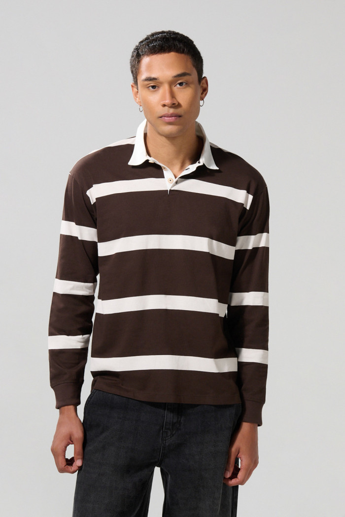 Camiseta manga larga polo café oscura con rayas blancas