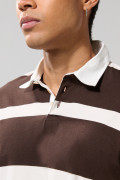Camiseta manga larga polo café oscura con rayas blancas
