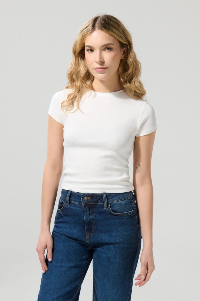 Camiseta en tela acanalada crema clara manga corta