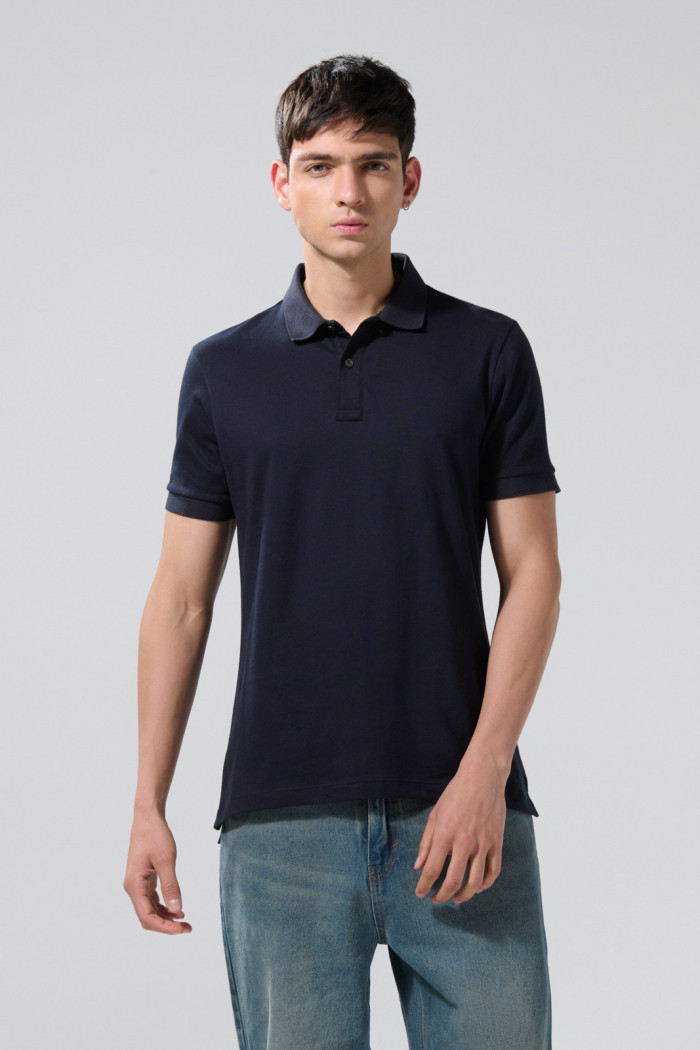Camiseta azul intensa polo manga corta con botones