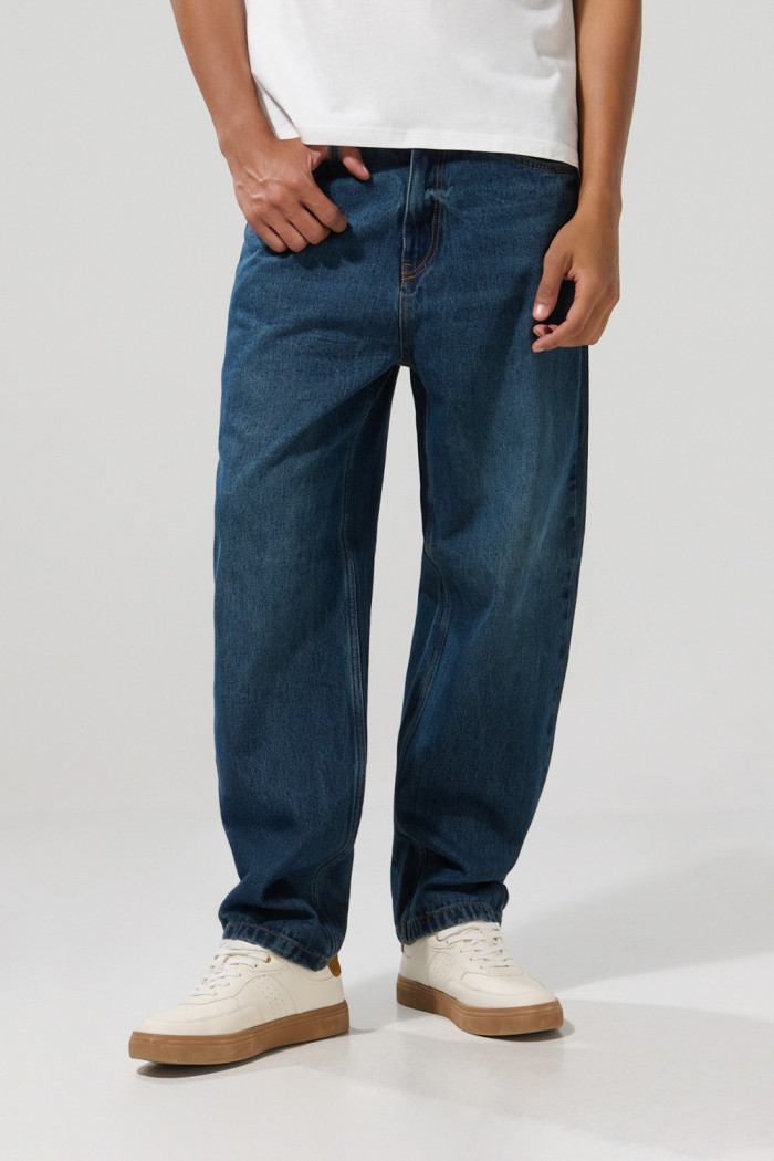 Jean azul oscuro baggy con bota ancha y cremallera