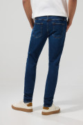 Jean tiro bajo azul oscuro tipo slim con costuras