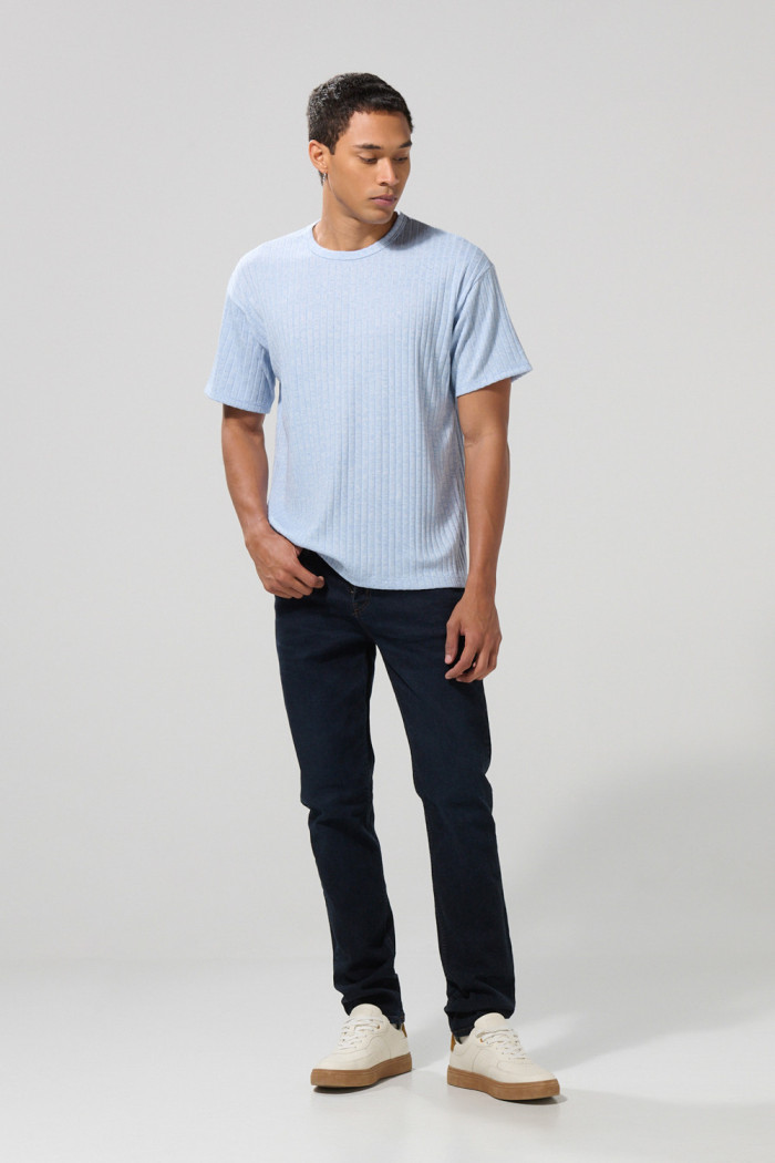 Jean slim 5 bolsillos azul intenso con tiro bajo