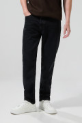 Jean 90´S gris oscuro con bota recta y tiro bajo