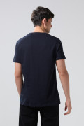 Camiseta college manga corta azul intensa con bolsillo