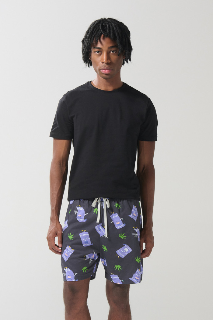 Bermuda gris intensa con estampados de South Park