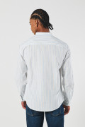 Camisa en algodón crema clara a rayas con cuello nerú
