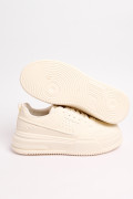 Tenis de plataforma cremas con perforaciones localizadas